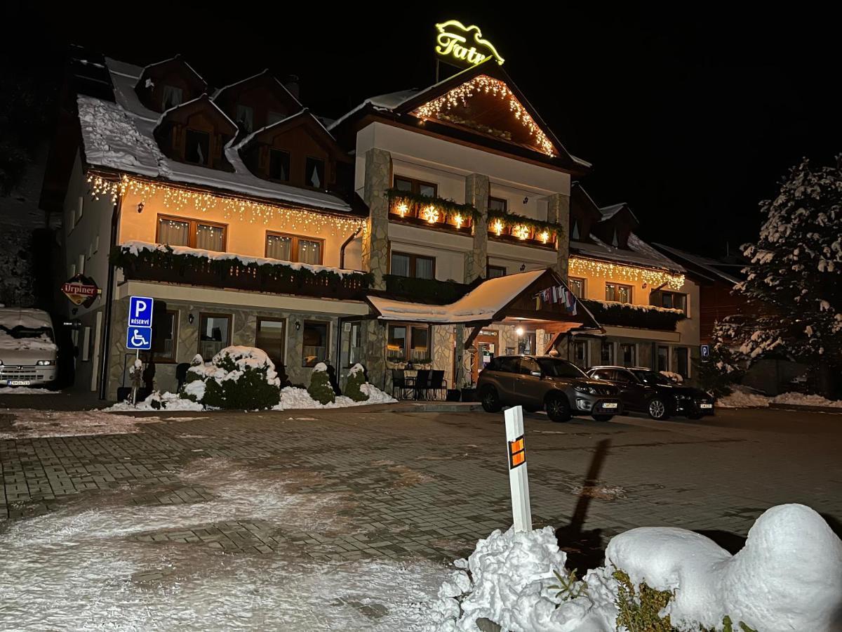 Garni Hotel Fatra เทรโควา ภายนอก รูปภาพ