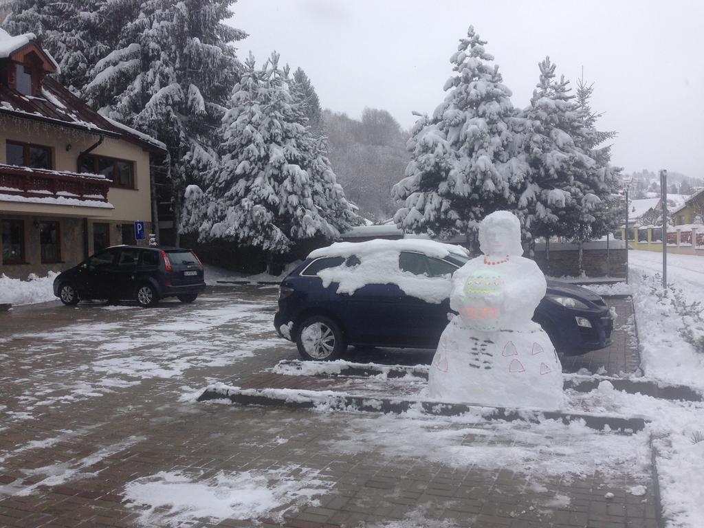 Garni Hotel Fatra เทรโควา ภายนอก รูปภาพ