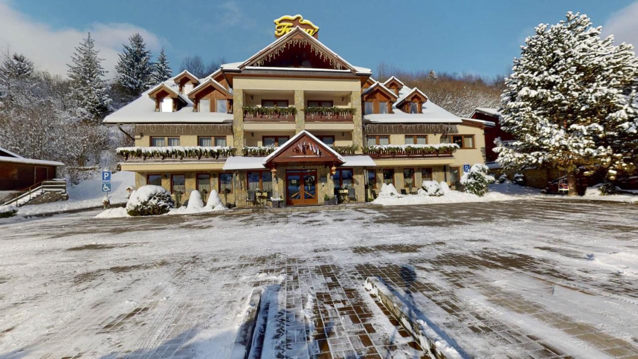 Garni Hotel Fatra เทรโควา ภายนอก รูปภาพ