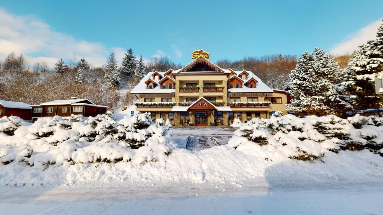 Garni Hotel Fatra เทรโควา ภายนอก รูปภาพ