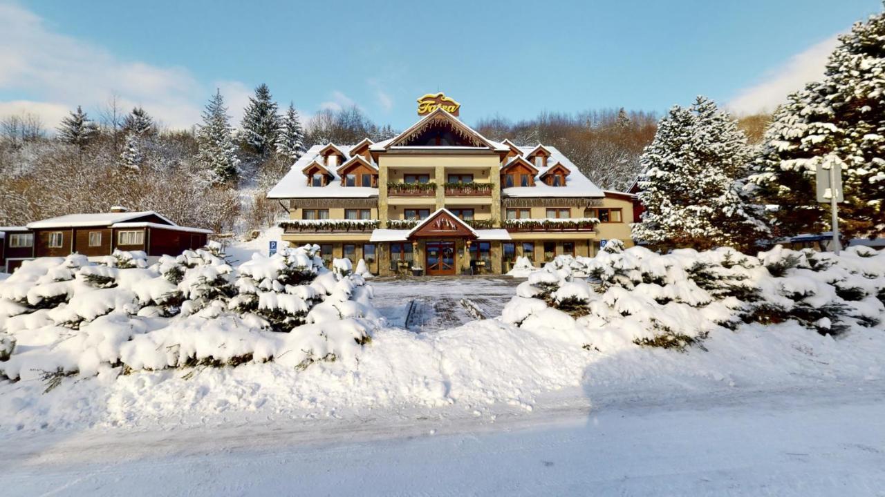 Garni Hotel Fatra เทรโควา ภายนอก รูปภาพ