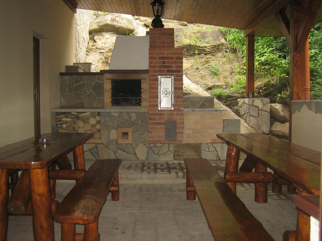 Garni Hotel Fatra เทรโควา ภายนอก รูปภาพ