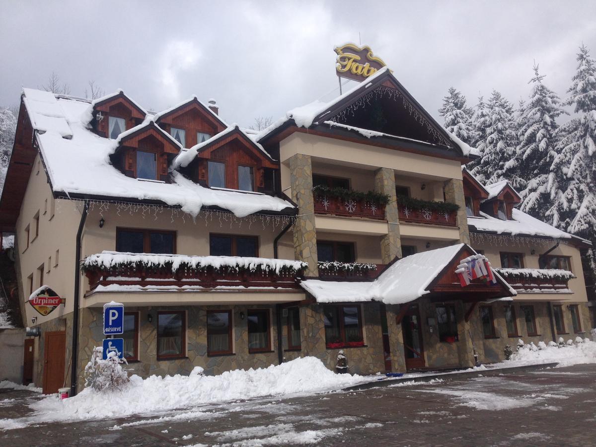 Garni Hotel Fatra เทรโควา ภายนอก รูปภาพ