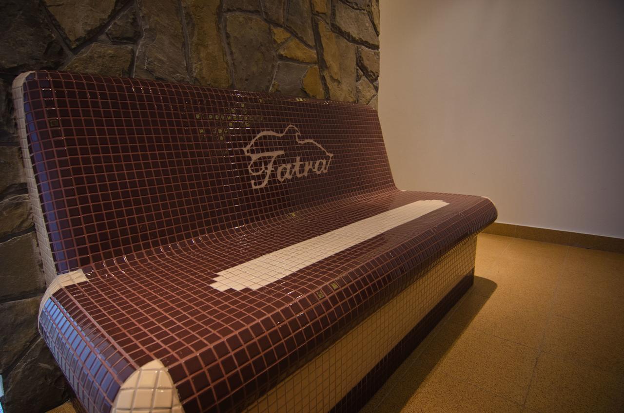 Garni Hotel Fatra เทรโควา ภายนอก รูปภาพ